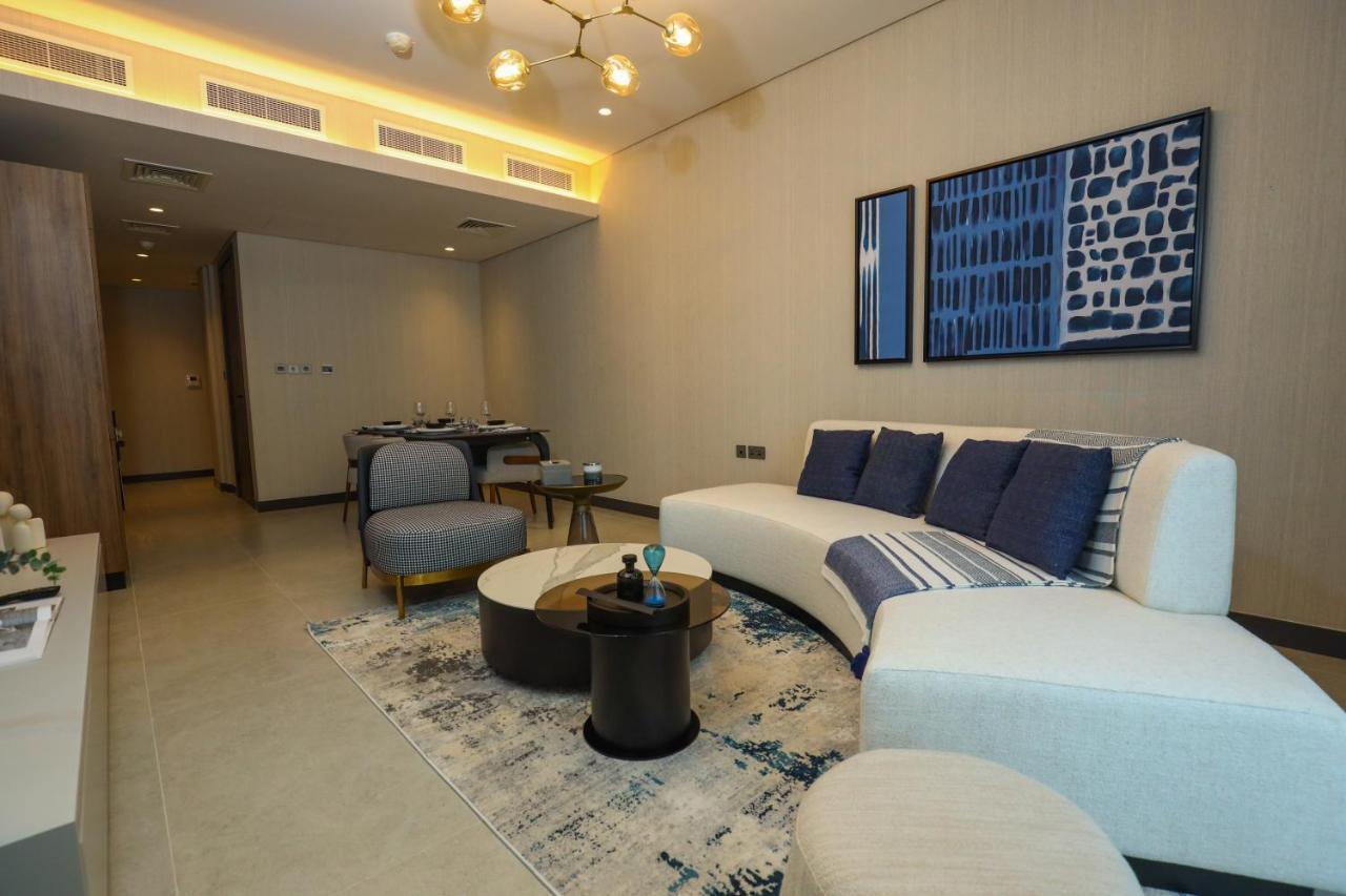 Charthouse Bahrain Hotel Manama Luaran gambar A living room in a 2-bedroom apartment