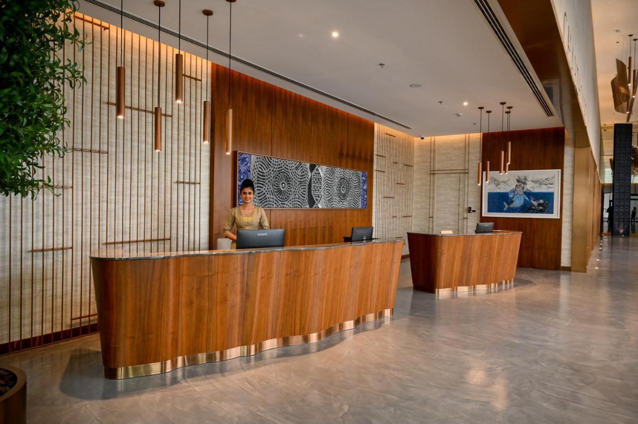 Charthouse Bahrain Hotel Manama Luaran gambar The lobby of the hotel