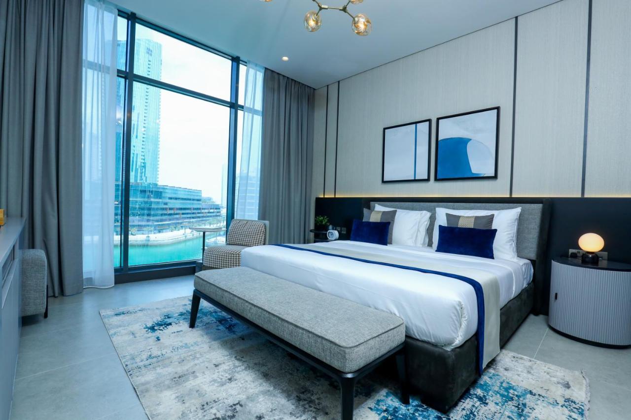 Charthouse Bahrain Hotel Manama Luaran gambar A bedroom at the Address Downtown Hotel