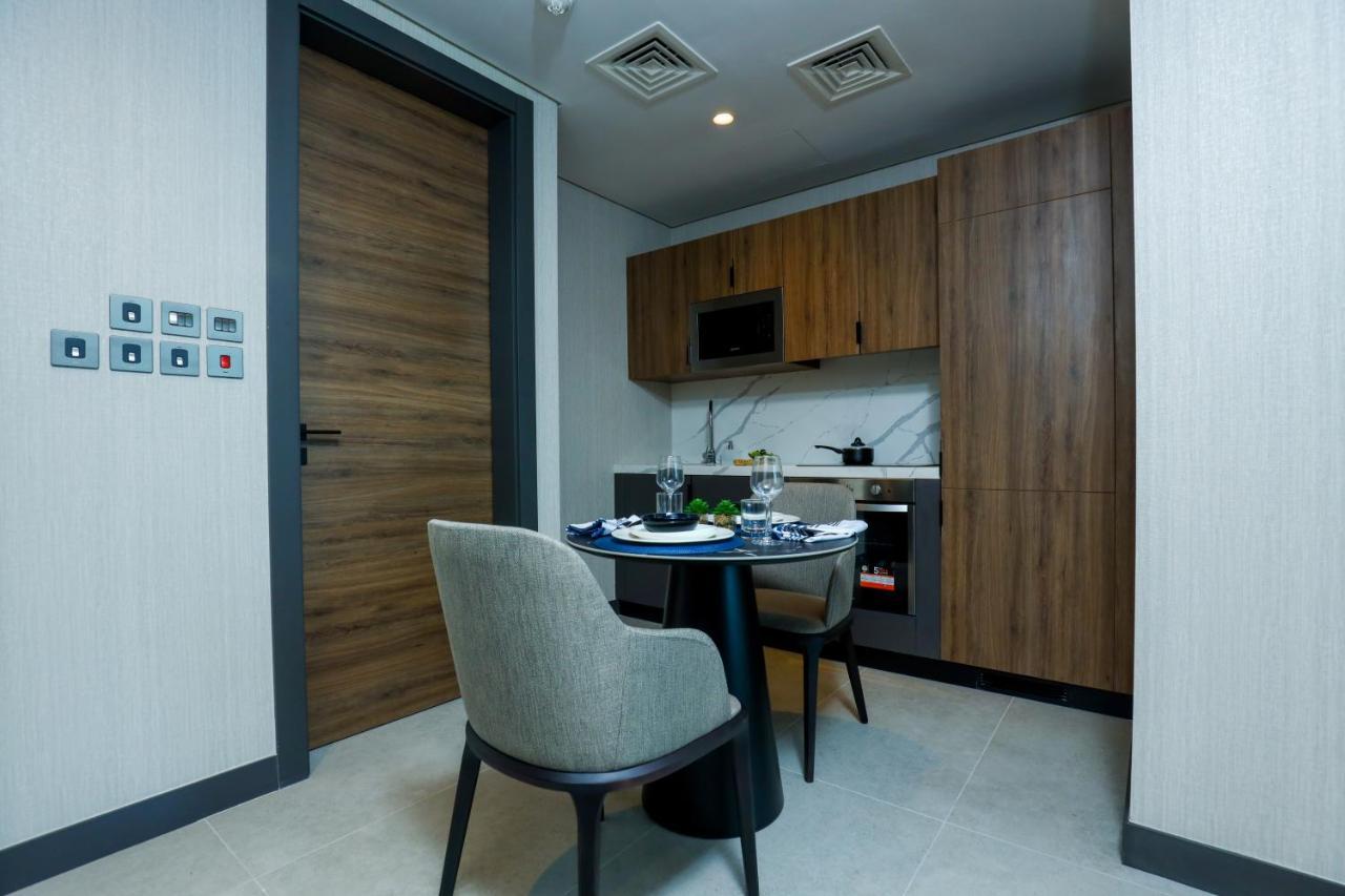 Charthouse Bahrain Hotel Manama Luaran gambar Kitchenette