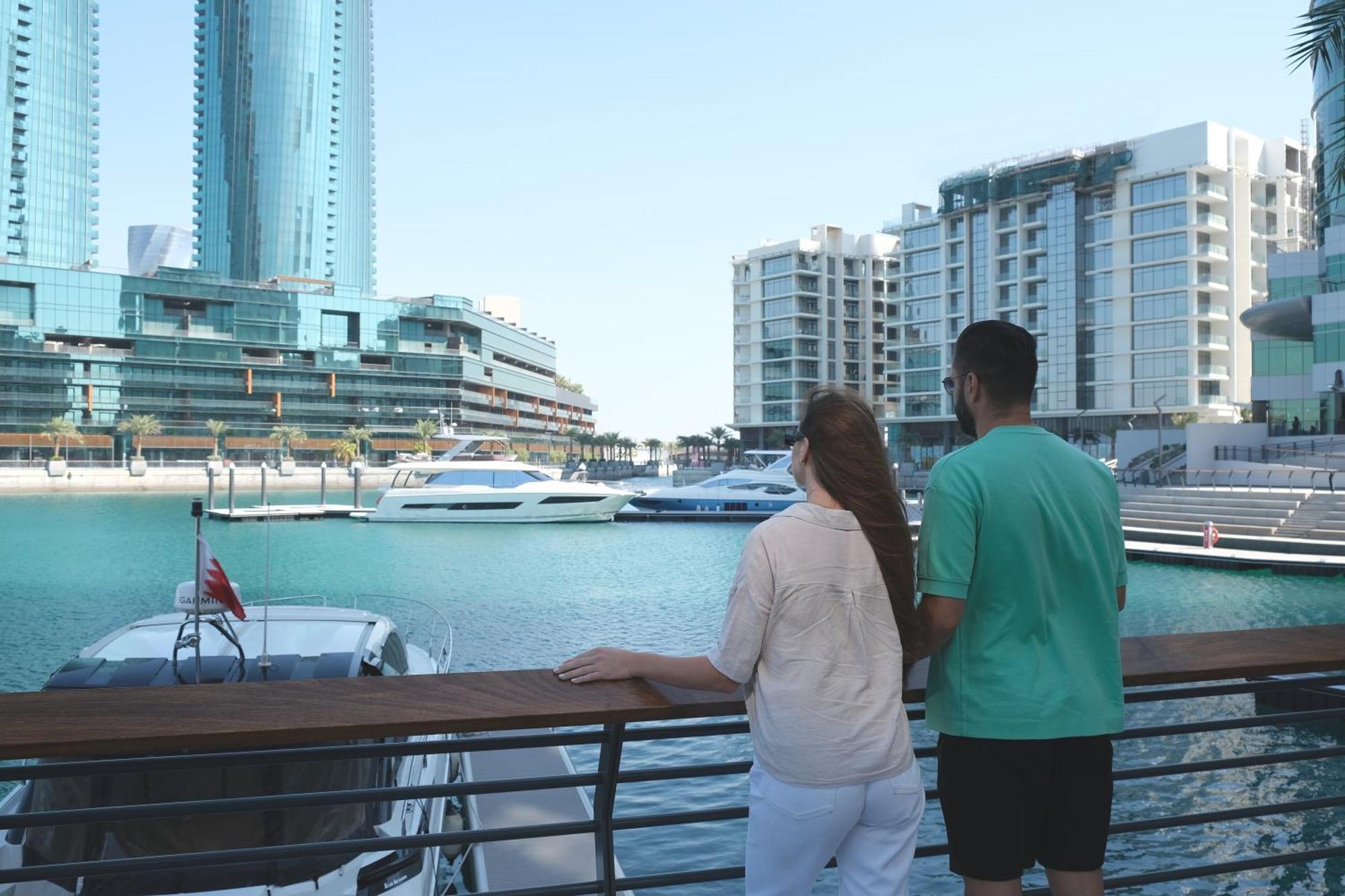 Charthouse Bahrain Hotel Manama Luaran gambar Marina Walk