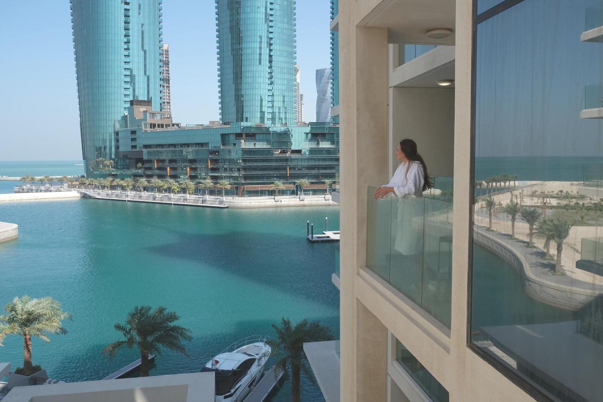 Charthouse Bahrain Hotel Manama Luaran gambar View of the Marina from a hotel