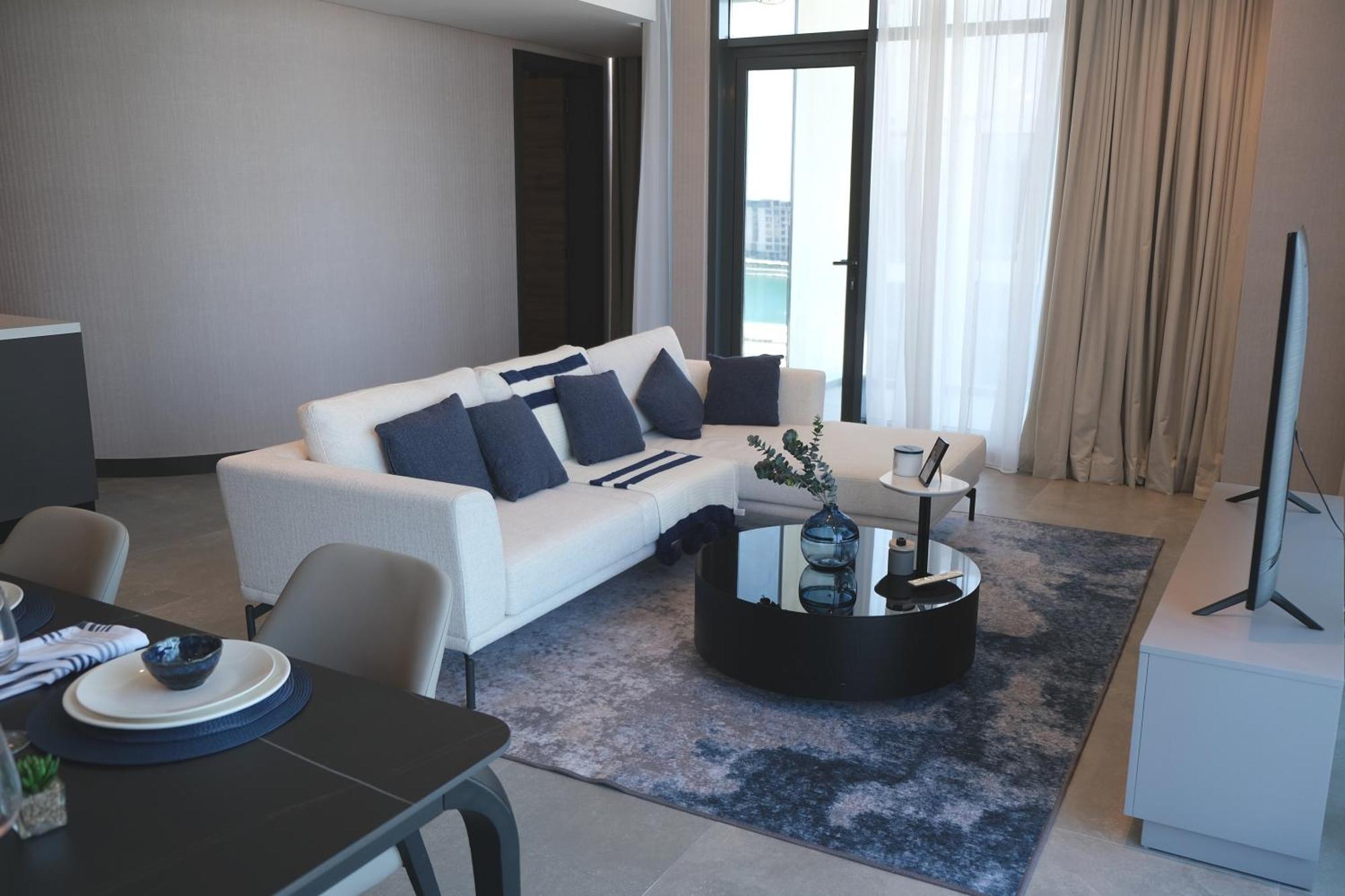 Charthouse Bahrain Hotel Manama Luaran gambar Living room