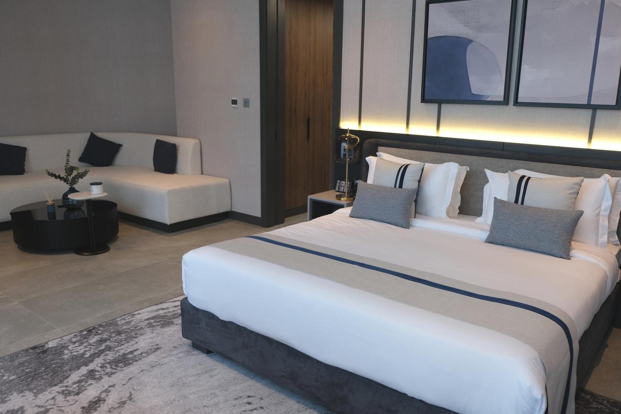 Charthouse Bahrain Hotel Manama Luaran gambar Deluxe room