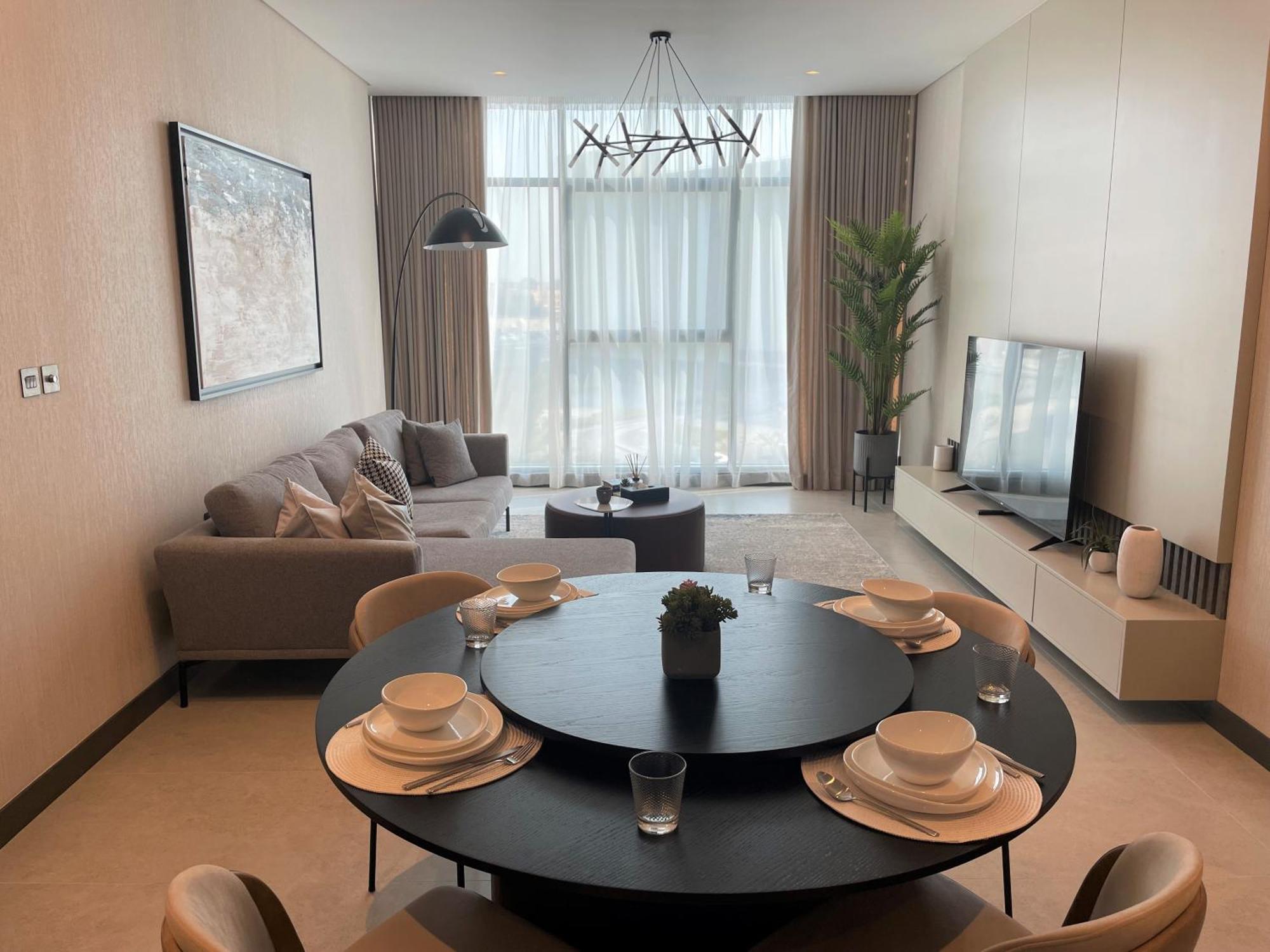 Charthouse Bahrain Hotel Manama Luaran gambar A living room in a typical apartment