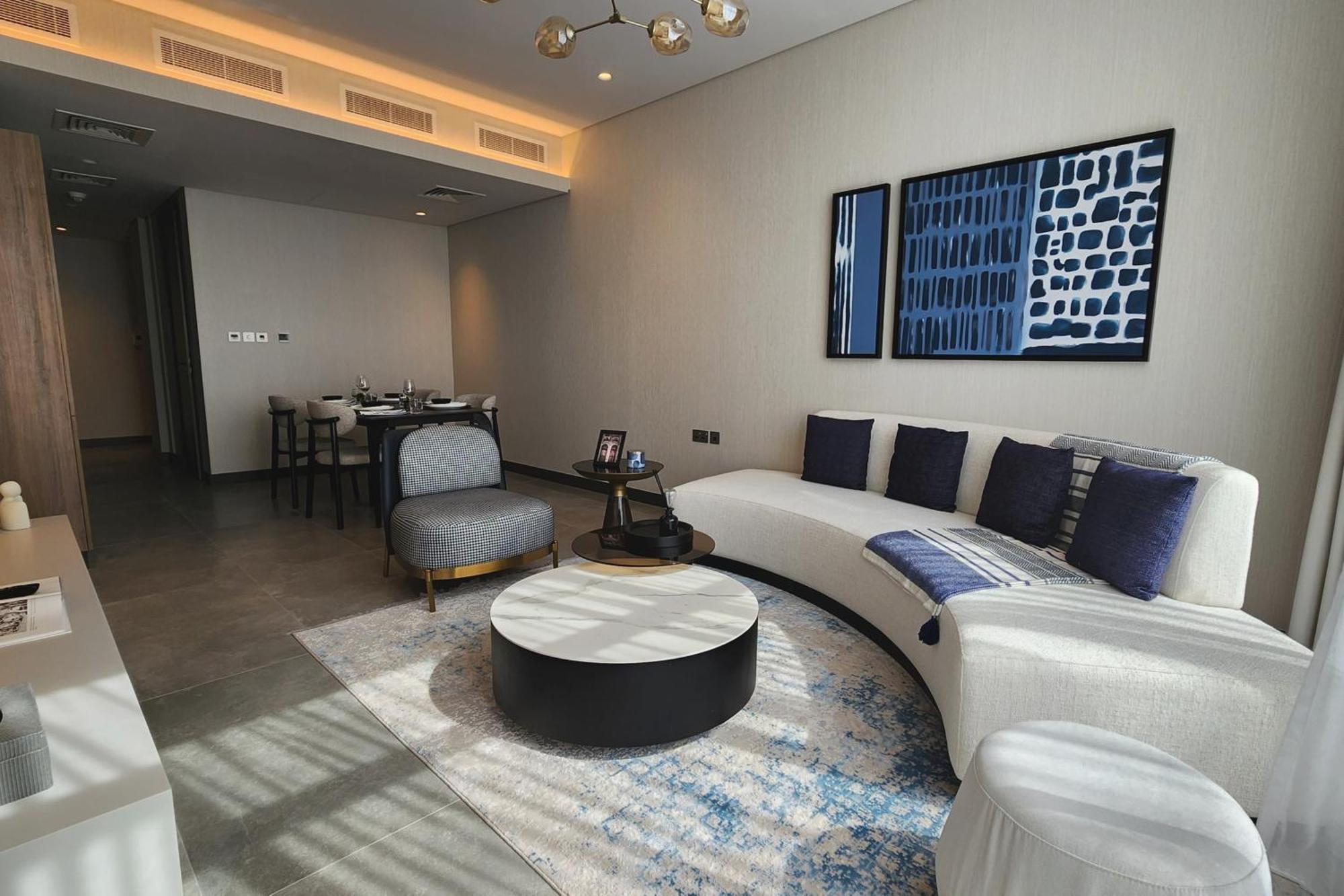 Charthouse Bahrain Hotel Manama Luaran gambar A living room at the Ritz-Carlton, DIFC